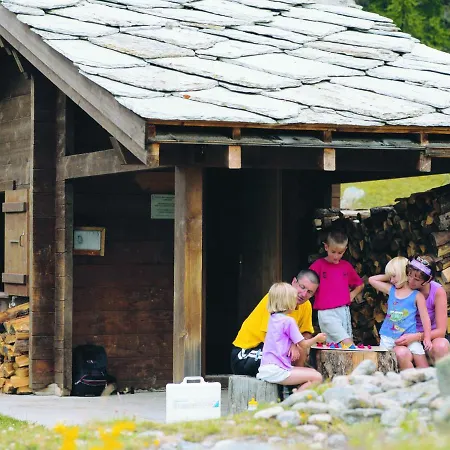 Cozy Holiday In Near Ski Area Arbaz
